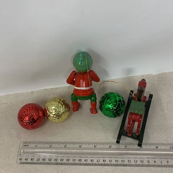 5 pc VINTAGE Christmas tree ornaments: Santa, rocking horse, and 3 round balls - Picture 7 of 17